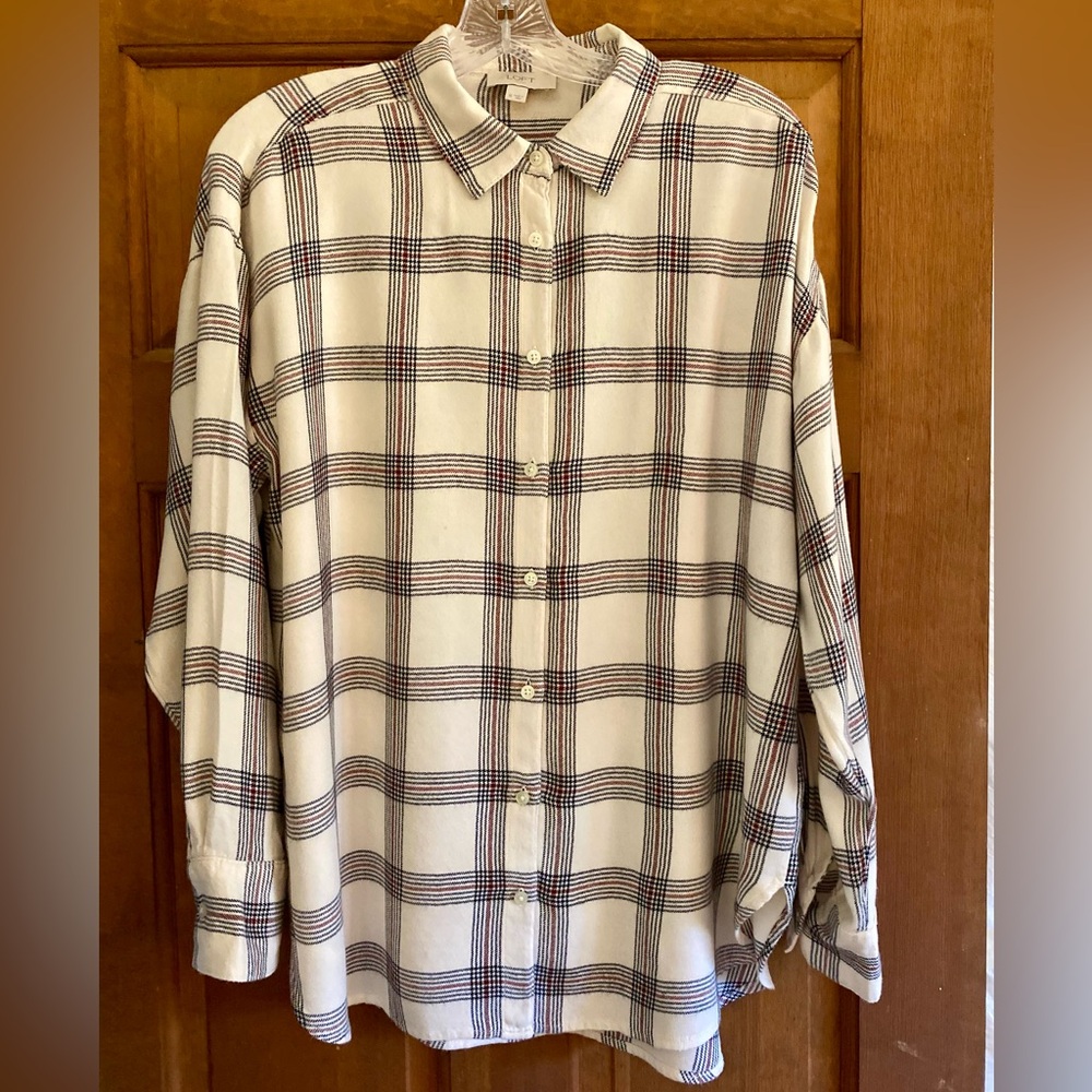 LOFT - Women’s White and Black Plaid Shirt with Burgundy piping - Size M